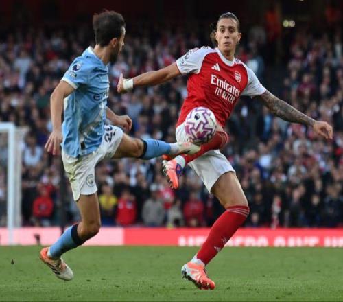 英超争冠冲刺期：阿森纳与曼城的黄牌隐患