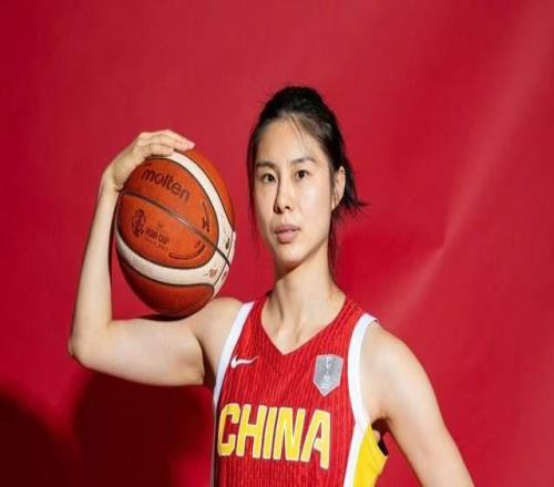 中国女篮最新训练出炉!王思雨、张子宇归队,将出战5场热身赛