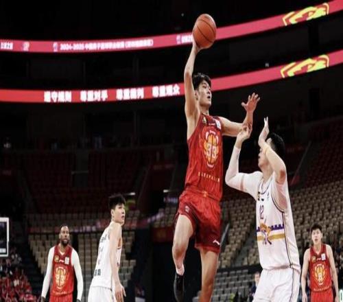 高效！王浩然場均27分率廣東U22男籃奪冠，楊瀚森贊他為最強隊友