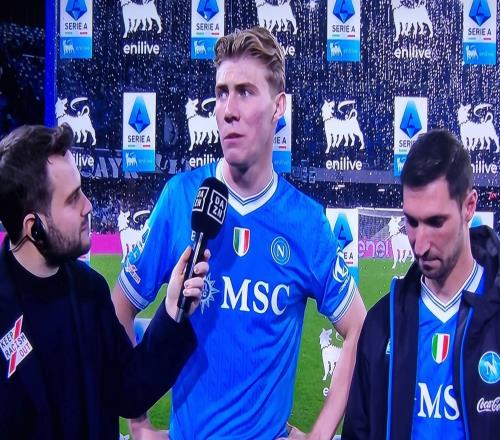 霍伊伦:为那不勒斯效力让我成长德布劳内的回归至关重要