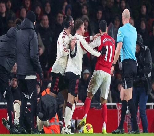 朝重傷者扔球！阿森納馬丁內利爭議行為遭名宿痛批：可恥！
