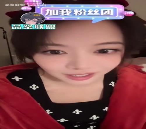 二哥駱歆：初吻當然在啦我隻親過小狗30多歲初吻還在怎麽辦啊