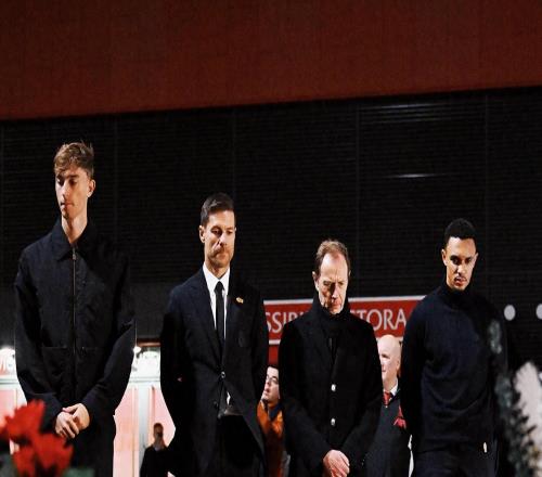 歐冠：皇馬多位重要人物在賽前向已故利物浦球員若塔致敬