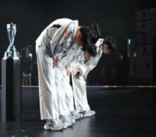 AL发布对阵IGWBG赛场VLOG：shanks把润肤露当成洗发水了