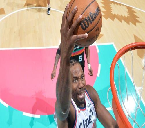 神剧情!快船遭马刺25分逆转,伦纳德30+9,快船连续犯错葬送胜利