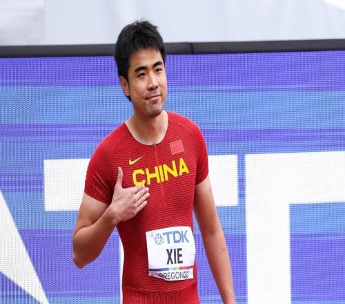 男子110米欄選手謝文駿宣布退役，曾獲得田徑世錦賽第五名