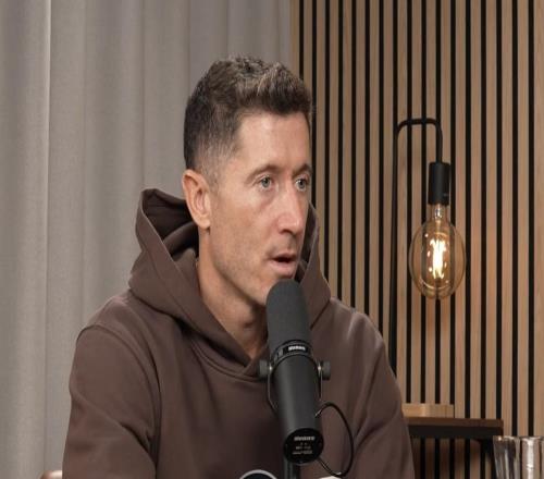 莱万：9分钟5球和对皇马大四喜印在我的脑海里梅罗激励了我