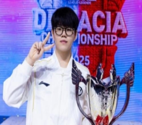 Soboro选手更新社媒:在中国的首个冠军,感谢所有人