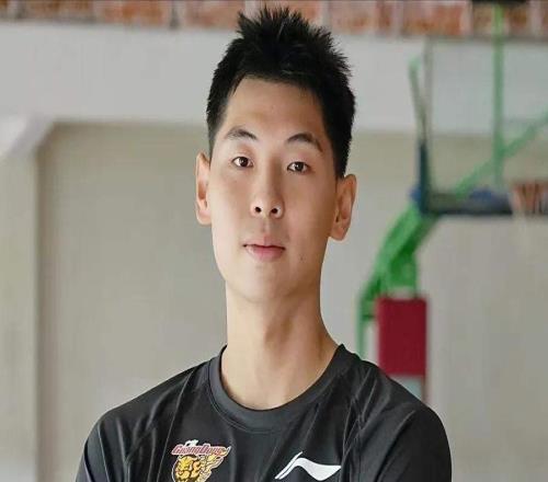 广东3消息!徐杰深夜发声,崔永熙官宣第一阶段报销,徐昕被重罚