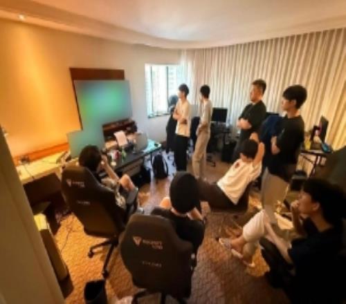 BLG分享選手動態：昨天賽後大家立刻回酒店開始備戰中，決賽加油