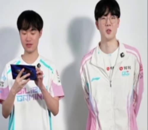 Knight：覺得TES現在狀態非常好，有機會的話一起進季中冠軍賽