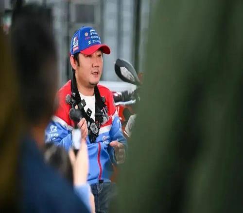 身家过亿却吃住在厂里：张雪机车再冠军，都是用“变态”换来的！