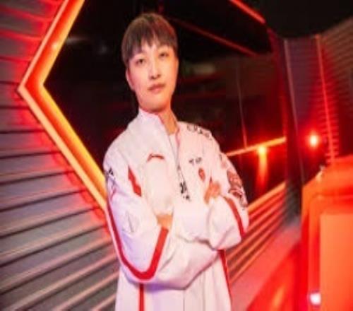 xiye放下豪言：今天Uzi杯先拿下宝蓝！明天虐一下高振宁