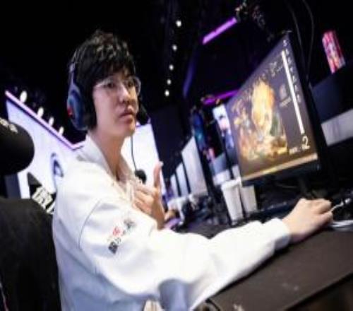 之前jiejie想退役爆料人此前發(fā)料:有個選手很搶手<div id=