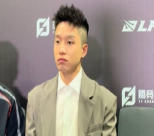 Clearlove教练：Xiaohao指挥大家执行力要提高要知道该做什么