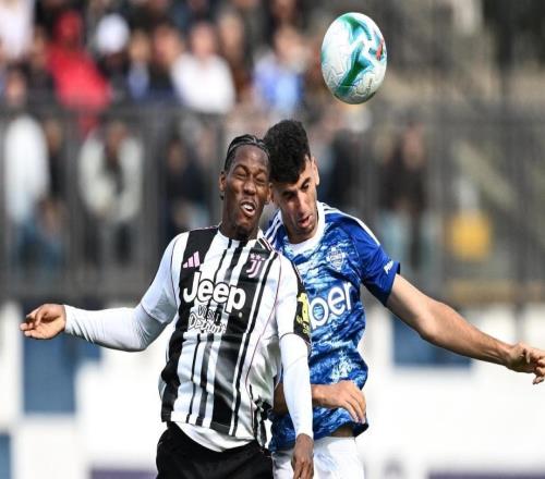 馬卡：皇馬密切關注科莫后衛拉蒙，英超多隊也展開考察