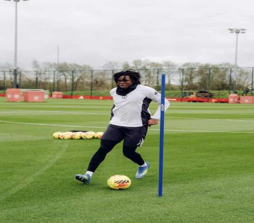 曼联贝尔已单独训练，，，，未必复出日期！德里赫特离赛季报销越来越近