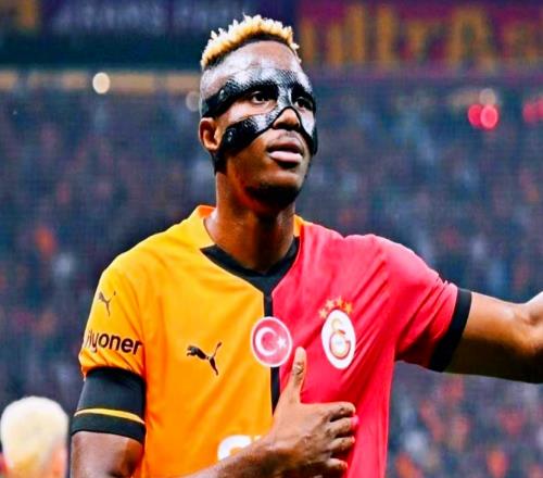 税后年薪2100万欧！西媒曝皇马巴萨竞争奥斯梅恩，转会费超1亿欧