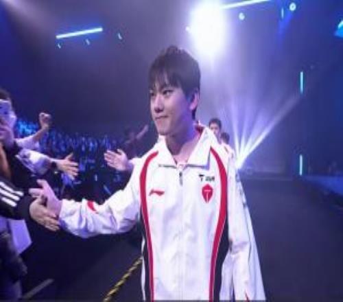 從倒數到第四!TES擊敗AL排名直接飆升至登峰組第四!