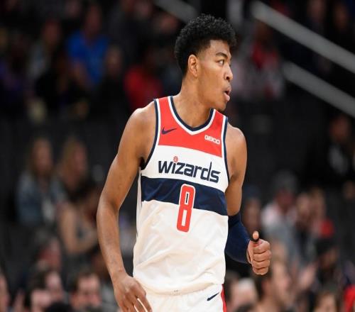 三分鐘4犯狂擊廣告牌！新疆混血前鋒情緒失控說好的超過八村呢