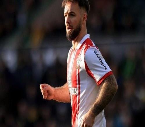 DO：狼隊700萬鎊報價圣徒前鋒阿姆斯特朗，預計將達成協議