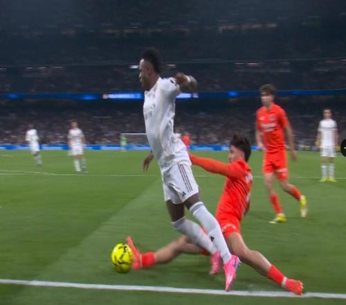 皇社官方质疑皇马获点:裁判判了俩其他情况可能不会判的点球