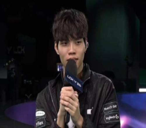 Siwoo：当我040的时候，看着VN这个英雄的脸我就觉得花季传媒APP下载免费会赢