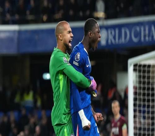 让二追三+锁喉+扇耳光这场比赛戏剧冲突拉满!