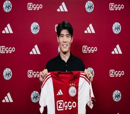 官方：富安健洋自由身加盟阿賈克斯，雙方簽約半個賽季