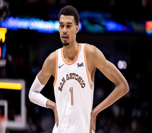 文班亚马连续89场比赛送出盖帽,排在NBA历史第四