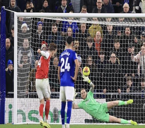 皮克福德：我們在進(jìn)攻端不夠高效，拉亞幾乎沒真正做出過撲救