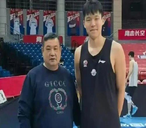 山東籃球名宿離世，陳國豪NBA季前賽14+3，曾凡博即將出戰中國賽