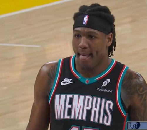 东契奇36+9+8!湖人双杀灰熊,这一战诞生4个事实,詹姆斯历史第2