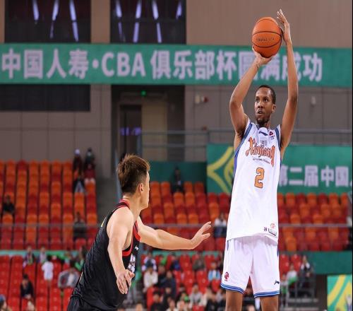 花费重金购买优先续约权!4场比赛就裁掉,CBA豪门要被主教练玩完