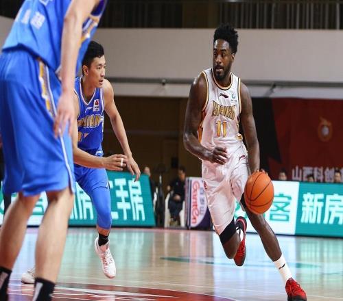 在线求职!CBA三双王失业了,还想来中国打球