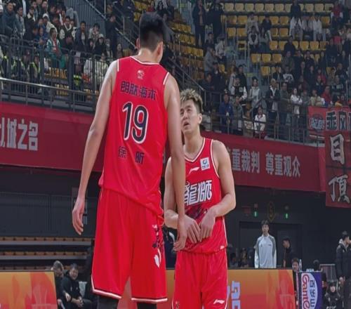 24+14！徐中鋒！真打成文班亞馬了...