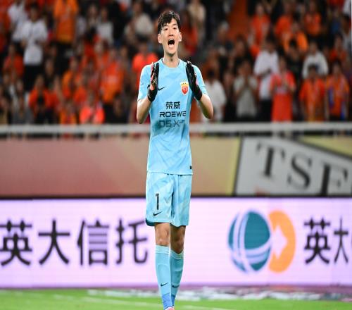 顏駿凌：有4支球隊都有奪冠希望，這樣的中超才有意思