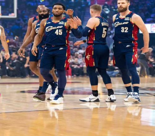 14分大胜,骑士队掀翻76人!哈登再创里程碑,打破30000分不远了