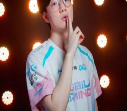 LOL官方发文：Viper重返先锋赛决赛，捍卫他的头衔