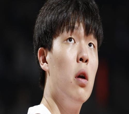 周琦拿錢真辦事，打爆北京看出他和楊瀚森差距！對小楊期待別太高