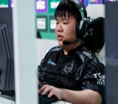 VG官宣：planet眼部手术休息教练Maps离队XinQ和Yao加入队伍