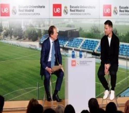 阿隆索:虽然我现在是教练,但真正美妙的是踢球