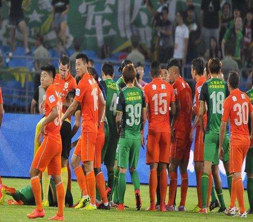 韓鵬轉正出任魯能新帥無懸念，未來將可能送走兩位外援，引發熱議