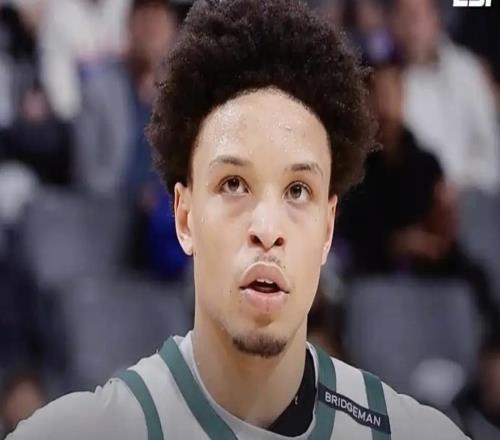 44顺位小偷赢勇士,34顺位中锋成NBA命中率第一!杨瀚森看懂了吗