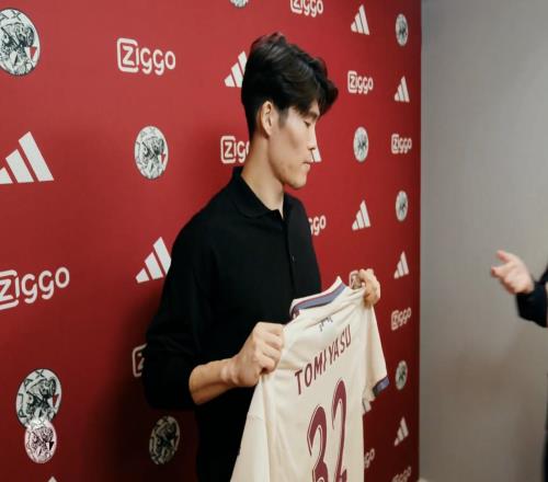 官方:富安健洋将在阿贾克斯身披32号球衣征战