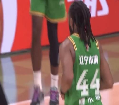 身先士卒!威尔斯砍30分7板5助,率领辽宁掀翻卫冕冠军广厦