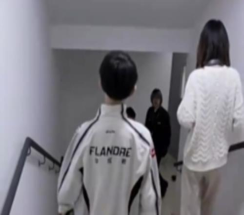 LPL電競春晚賽事現場：年夜飯吃了沒