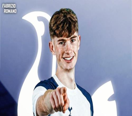 Herewego!罗马诺:热刺租借签下18岁前锋詹姆斯威尔逊