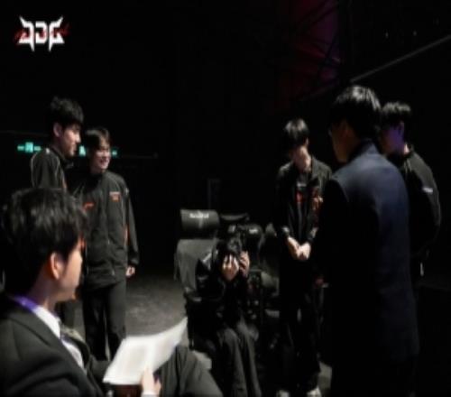 JDG發布戰勝BLG賽後返圖：穩步前行！