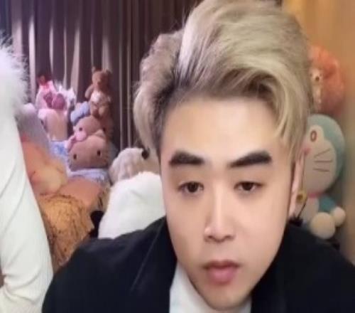 朱開：Xiaohu奪冠的概率不大，WBG進(jìn)世界賽有可能打團(tuán)問題太大了